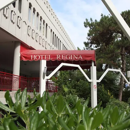Regina 3*