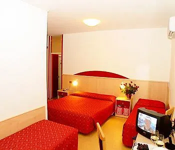 Regina Hotel 3*