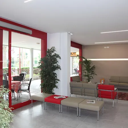 Regina Hotel 3*