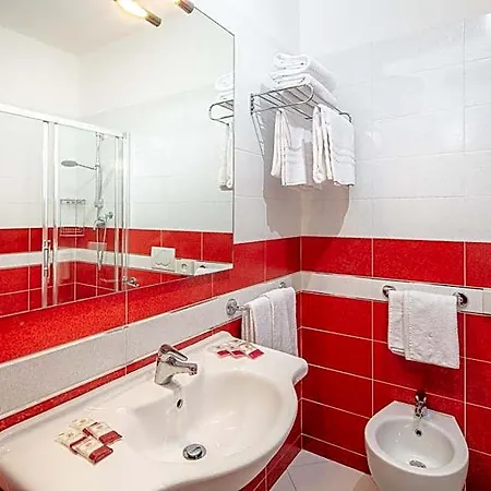 Regina Hotel 3*