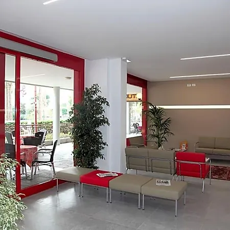 Regina 3*